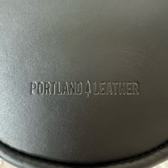 Like New Limited Edition Portland Leather Circle Crossbody Blossom Small - Picture 7 of 11